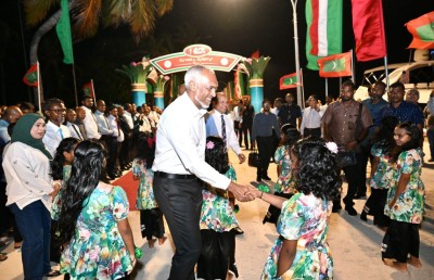 ރައީސް ދިއްދޫގައި، ސަފާގީ ނެށުމާ އެކު ހޫނު މަރުހަބާއެއް