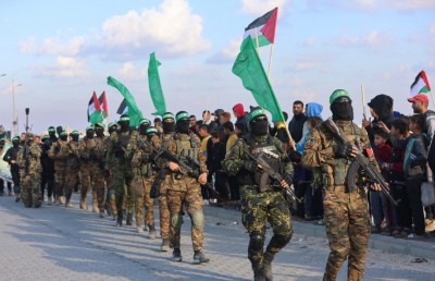 މިފަހަރު އިޒްރޭލުގެ ތިން ރަހީނުންގެ ބަދަލުގައި ފަލަސްތީނުގެ 180 އަށްވުރެ ގިނަ މީހުން މިނިވަންކޮށްފި