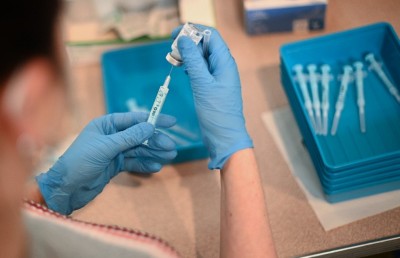 އޮމިކްރޮންއާ ދެކޮޅަށް ކޮވިޑް ބޫސްޓަ ޝޮޓުގެ ބާރު ގަދަ: ސީޑީސީ