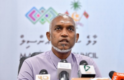 މޭޔަރު މުއިއްޒަށް މަރުގެ އިންޒާރުދިން މައްސަލައެއް ބަލަނީ