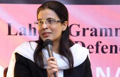 ޕާކިސްތާނުގެ ސުޕްރީމް ކޯޓަށް ފުރަތަމަ ފަހަރަށް އަންހެން ފަނޑިޔާރަކު އައްޔަންކޮށްފި