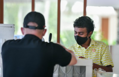 ވެލާ، އިތާފުށި އަދި ސޮނެވާގެ ކޮންމެ މުވައްޒަފަކަށް ސާވިސްޗާޖުގެ ގޮތުގައި ބައި ލައްކަ ރުފިޔާ