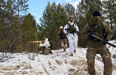 ޔޫކްރޭން ކައިރިއަށް ނޭޓޯގެ ސިފައިން ފޮނުވަނީ