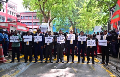 މަޖިލިހުގެ ތަޅުމުން މެންބަރުން ނެރުނީ މަޖިލިސް ގަވާއިދާ ހިލާފަށް: މައިނޯރިޓީ ލީޑަރު