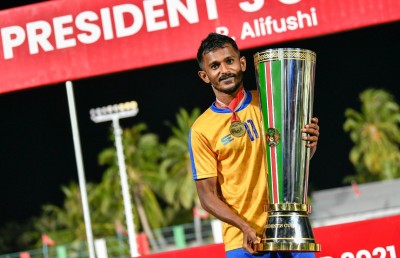 ސެންޓޭގެ މަގާމު ފޫބެއްދޭނެ ކުޅުންތެރިޔަކު ނެތް: ހީނާ