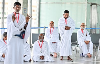 ރޯދަ އުމްރާއަށް ދާ މީހުންގެ ކާޑަށް އިތުރު 1،500 ޑޮލަރުގެ ލިމިޓެއް ހަމަޖައްސަން ރައީސް އެދިވަޑައިގެންފި