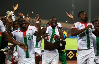 އެފްރިކަން ކަޕް: ކެމަރޫންއާ އެކު ބުރްކީނާ ފާސޯ ވެސް ސެމީ ފައިނަލަށް