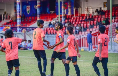 އީގަލްސް އަށް ފަސޭހަ މޮޅެއް، ސަސް އިން މާޒިޔާ ބަލިކޮށްފި