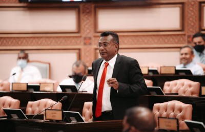 ޖާބިރު ރުޅިގަދަވެ، އަޑުގަދަ ކުރާތީ ތަޅުމުން ބޭރުކޮށްފި