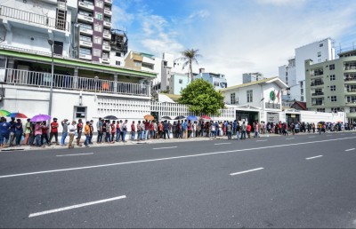 ފްރަންޓްލައިން އެލަވަންސްގެ މައްސަލާގައި ސެނަހިޔާގެ ޑޮކްޓަރުން ރުޅިގަދަވެ، ރައީސާ ހިސާބަށް!