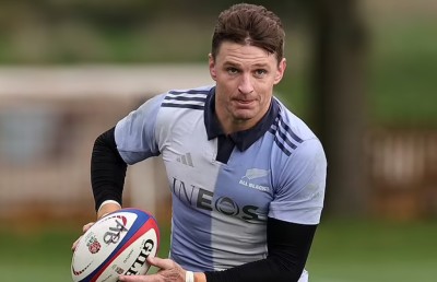 ޔުނައިޓެޑްގެ ވެރިންނާ ދެކޮޅަށް ނިއު ޒިލެންޑްގެ ރަގްބީން ދައުވާކުރަނީ