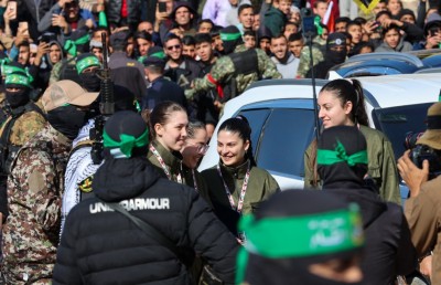 އެއްބަސްވި ގޮތަށް އިޒްރޭލުގެ ތިން ރަހީނުން މާދަމާ މިނިވަންކުރާނެ