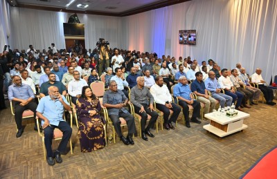 މައުމޫން ބޭނުންފުޅު ނުވި ނަމަ ޑިމޮކްރަސީއެއް ނުގެނެވޭނެ: ގާސިމް