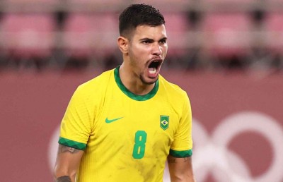 ރެކޯޑް ފީއަކަށް ބްރެޒިލްގެ މިޑްފީލްޑަރެއް ނިއުކާސަލް ޔުނަައިޓެޑަށް