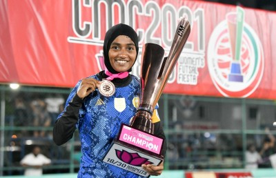 ޝާލިއާ: ފުރައްސާރައިގެ ތެރެއިން ފުޓުބޯޅައިގެ ރާނީއަކަށް