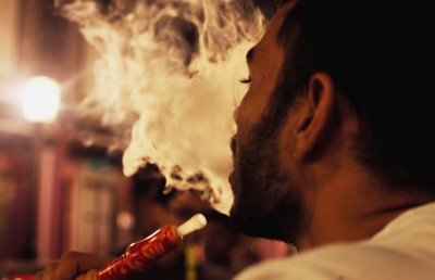 ގަވައިދުތައް ނުހިނގާ ޝީޝާ ކެފޭތަކުން މާލެ ފުރިފައި