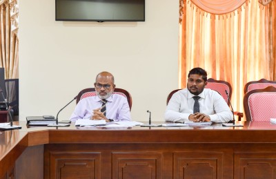 އައްޑު އާއި އެހެން ރަށްރަށުގެ ކަރަންޓުގެ މައްސަލާގައި ފެނަކައިގެ އިސްވެރިން ކޮމިޓީ އަށް ހާޒިރުކުރަނީ