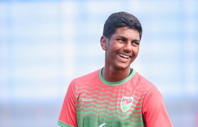 ބައްޕަގެ ކީޕަރު އަންގި އަތަށް ހެޔޮވަރުކޮށް އަޝްހަމް ދެނީ އުއްމީދު