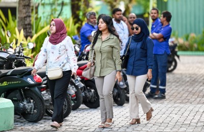 ރޯދަމަހު ސަރުކާރުގެ ރަސްމީ ގަޑިއަކީ ހެނދުނު 9 އިން މެންދުރު 1 އަށް