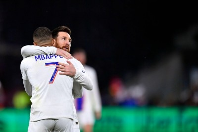 އެމްބާއްޕޭގެ ދެ ގޯލުން ޕީއެސްޖީއަށް މޮޅެއް