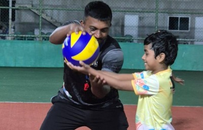 ވޮލީގެ ވައިޑީޕީއަށް ހާއްސަ އަމިއްލަ އެކަޑަމީއެއް ގައުމީ ކޯޗު ޝަރަފްގެ ބެލުމުގެދަށުން ފަށައިފި