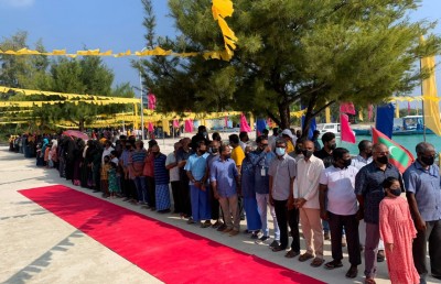 މަރޮށި: ސިޔާސީ ފޯރިގަދަޔަސް ތަފާތު ރަށެއް