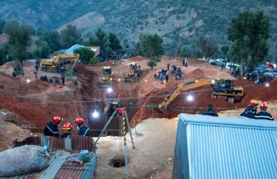 ފަސް އަހަރުގެ ކުއްޖަކު 100 ފޫޓު ފުން ވަޅަކުން ސަލާމަތް ކުރަން ބުރަ މަސައްކަތެއް