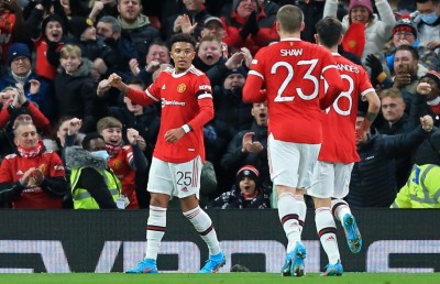 އެފްއޭ ކަޕްގައި ޕެނަލްޓީން ބަލިވެ، ޔުނައިޓެޑް ކަޓައިފި