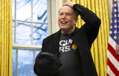 ވަޒީފާގެ ޒިންމާ އަދާކުރި މިންވަރު ބުނެ ނުދެވޭ ސަރުކާރު ހުރިހާ މުވައްޒަފުން ވަކިކުރާނަން: މަސްކް