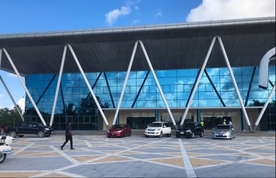 އިކުއިޓޯރިއަލް ހޮސްޕިޓަލުން ސިޒޭރިއަން ހެދި އަންހެނެއްގެ ގޮހޮރު ބުރިވެ ހާލު ގޯސް