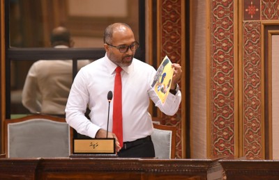 އިހުސާން ދެއްކި ފަޒްނާގެ ފޮޓޯގައި ގެންގުޅެނީ އެމްޑީޕީގެ ވޯޓާސް ލިސްޓު: ފައްޔާޒު