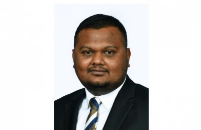 ޔޫތުގެ ޑެޕިއުޓީ މިނިސްޓަރަކަށް ކުރީގެ ނޫސްވެރިޔާ އަޒްމޫން