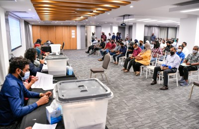 ހުޅުމާލޭން ވިއްކާ 26 ގޯއްޗަށް 211 ބީލަން ހުށަހަޅައިފި