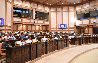 ޕީއެންސީގެ 64 މެންބަރުންގެ ވޯޓާއެކު، ސުޕްރީމް ކޯޓުގެ ބެންޗު ކުޑަކުރާ ބިލް ބަލައިގެންފި