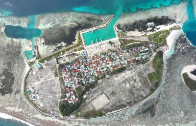 ރޭޕްގެ ތުހުމަތުވި މީހަކު މަރުވެއްޖެ، އަންހެންމީހާއާ ދެކޮޅަށް ރަށުގައި މުޒާހަރާ