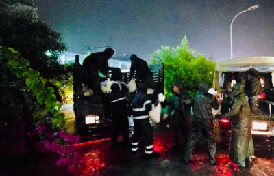 މާލެއިން 17،000 އެއްހާ ޓަނުގެ ފެން ހިންދައި، ގިނަ ގެތަކަކަށް ސިފައިން އެހީތެރިކަން ފޯރުކޮށްދީފި