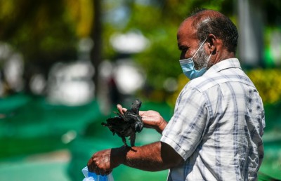 ފޮޓޯ ސްޓޯރީ: ކޮތަރުތަކުގެ އެންމެ ގާތް އެކުވެރިޔާ