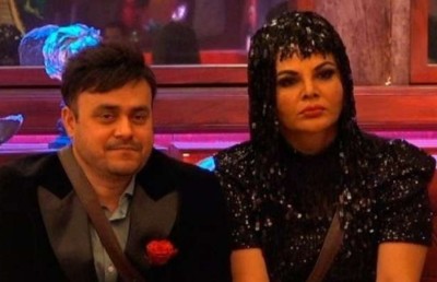 ސަޕޯޓަރުންނަށް ފިރިމީހާ ދައްކާލިތާ ދެ މަސް ފަހުން ރާކީ ސިންގަލް ވެއްޖެ