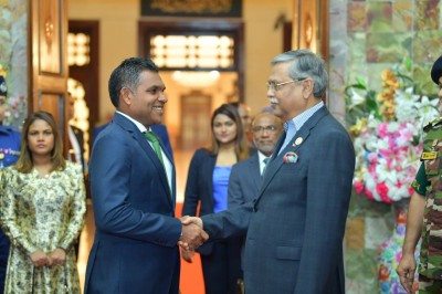 ނައިބު ރައީސް ބަންގްލަދޭޝްގެ ރައީސްއާ ބައްދަލުކުރައްވައިފި