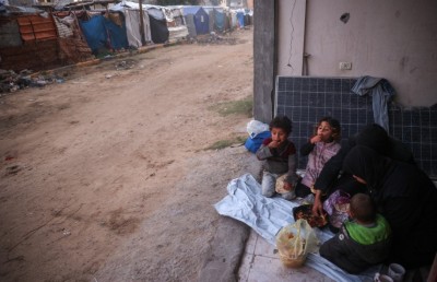 ޣައްޒާއަށް އެހީގެ ސާމާނު ވެއްދުން އިޒްރޭލުން ހުއްޓުވައިފި