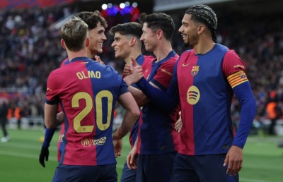 އިތުބާރާއެކު މޮޅުވެ ބާސެލޯނާ އެއްވަނައިގައި މަގާމު ދަމަހައްޓައިފި