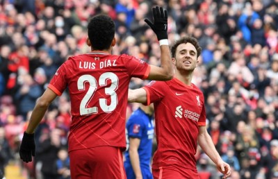 ވުލްވްސް ބަލިކޮށް އާސެނަލް އަށް އަހަރުގެ ފުރަތަމަ މޮޅު