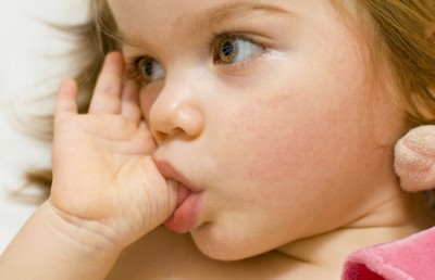 ކުދިން އިނގިލި ބުއިން ހުއްޓުވޭނެ އަށް ގޮތެއް