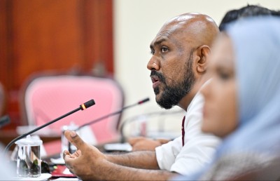 ފަނޑިޔާރުން ނުފޫޒު ފޯރުވި ކަމަށް ބުނާ މައްސަލާގައި އޭސީސީއަށް މީހުން ހާޒިރު ކުރަނީ