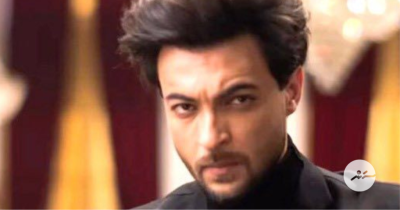 ފިލްމެއް ނަކަލުކުރި ކަމަށް ބުނެ އާޔުޝް ޝަރްމާ ގޮވައިގެން ކޯޓަށް