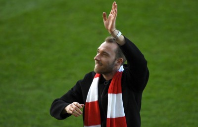 ހިތް ހުއްޓުނު އެރިކްސަން، އަށް މަހަށް ފަހު މެޗެއް ކުޅެފި