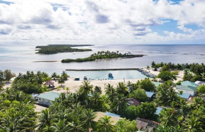 ހުވަދޫގެ މި ރީތިކަމާއި ފުރިހަމަ ކަމުގެ ތެރެއަށް ގެއްލިފައި