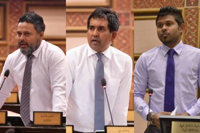 އަޑުގަދަކުރާތީ އިދިކޮޅުގެ ތިން މެންބަރެއްގެ ނަން އިއްވައި، ތަޅުމުން ބޭރުކޮށްލައިފި