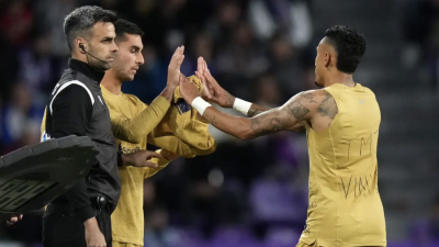 ވިނީޝިއަސްގެ ދިފާއުގައި ރަފީނިއާ: ހަނގުރާމަ އޮންނާނެ!