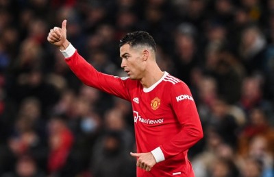 ރޮނާލްޑޯ އެންމެ ފަހުން ލަނޑު ޖަހައިފި، ޔުނައިޓެޑް ހަތަރަކަށް